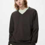 Uniqlo Свитер из шерсти мериноса с V-образным вырезом