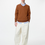Uniqlo Свитер из шерсти мериноса с V-образным вырезом