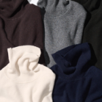 Uniqlo Кашемировый свитер с высоким воротником