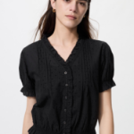 Uniqlo Хлопковая блузка с V-образным вырезом и короткими рукавами