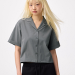 Uniqlo Технологичная укороченная рубашка с короткими рукавами
