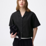 Uniqlo Технологичная укороченная рубашка с короткими рукавами