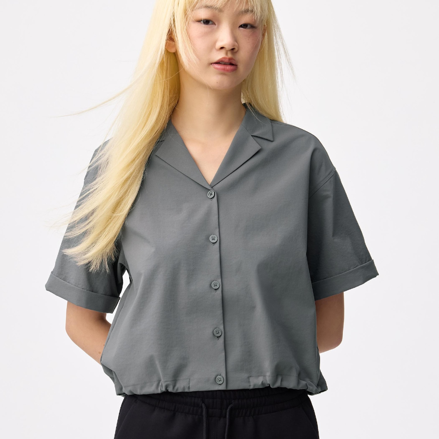 Uniqlo Технологичная укороченная рубашка с короткими рукавами