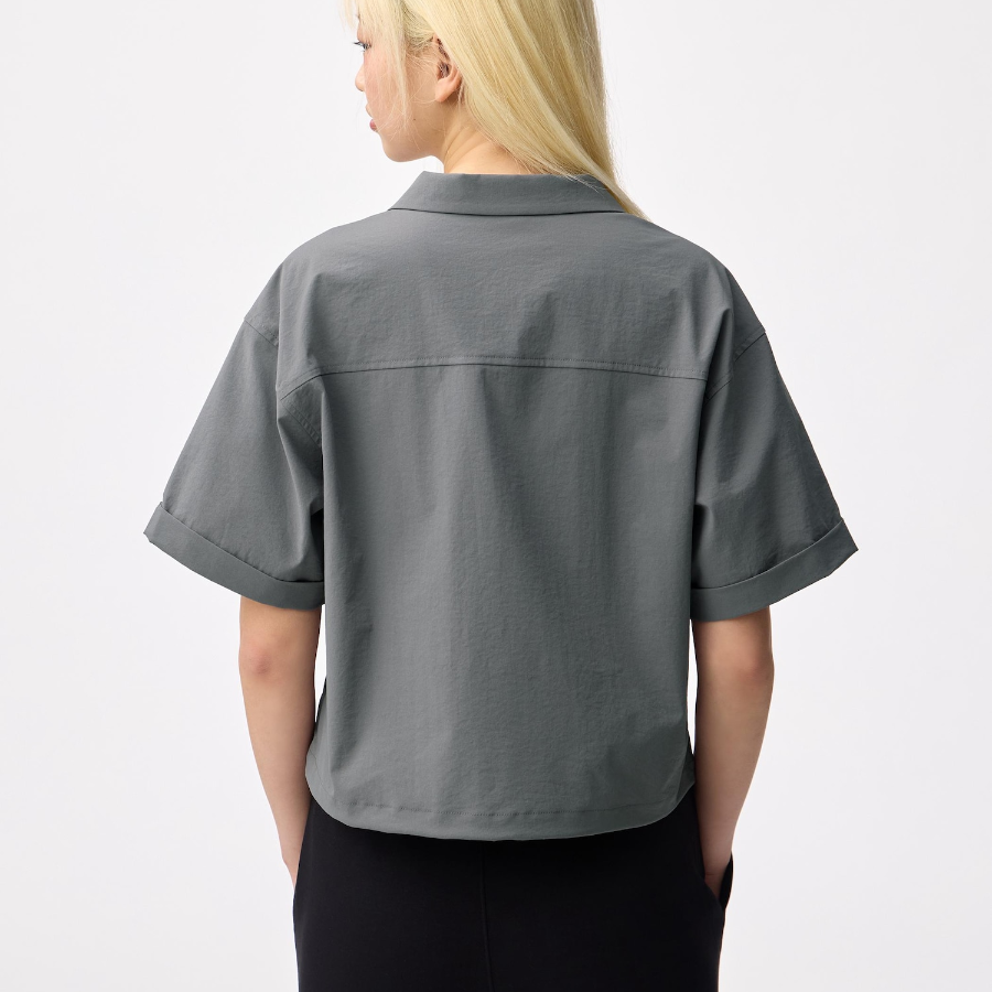 Uniqlo Технологичная укороченная рубашка с короткими рукавами