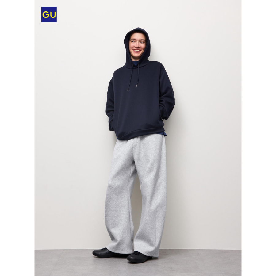 Uniqlo Smooth Sweat Barrel Leg Pants